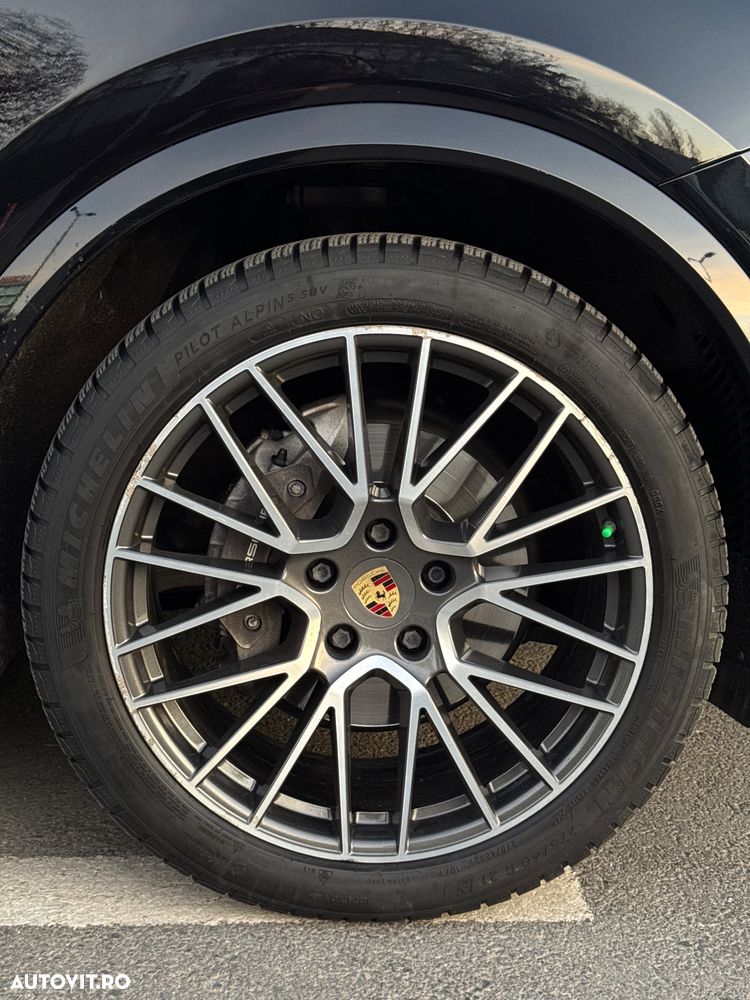 Porsche Cayenne Standard - 38