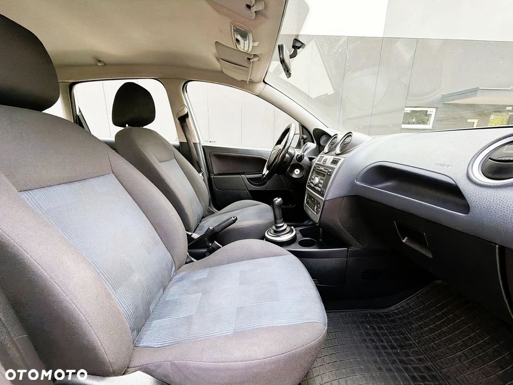 Ford Fiesta - 13