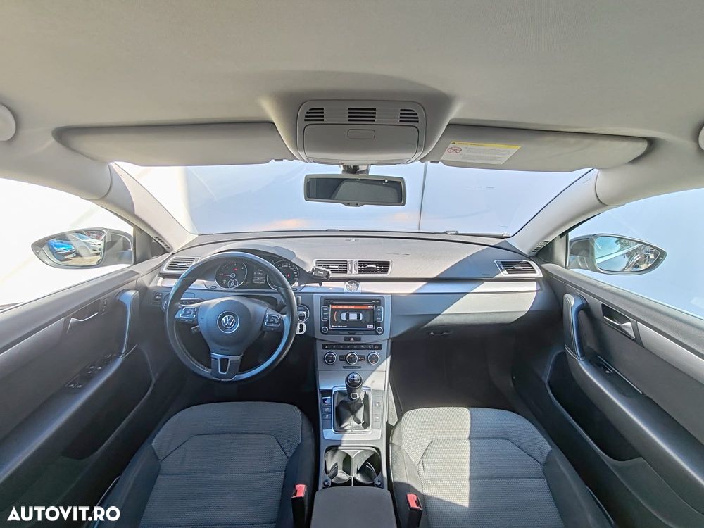 Volkswagen Passat 2.0 TDI Comfortline - 8