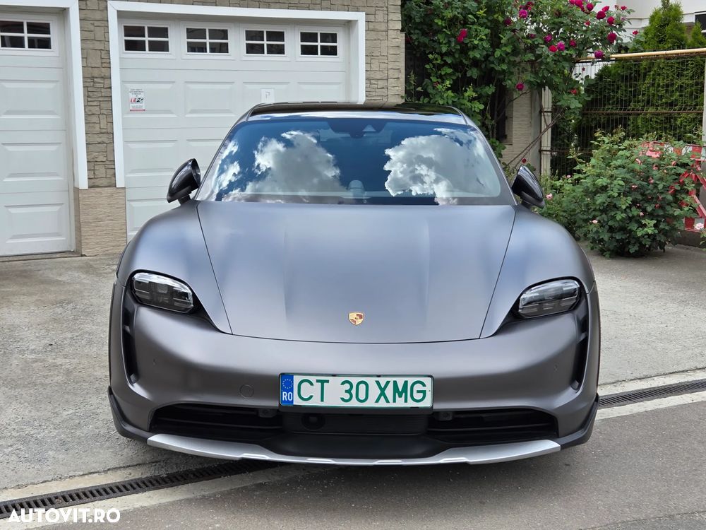 Porsche Taycan 4 - 16