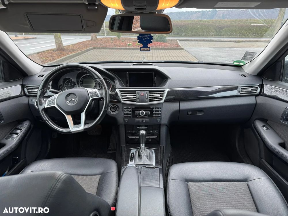 Mercedes-Benz E - 12