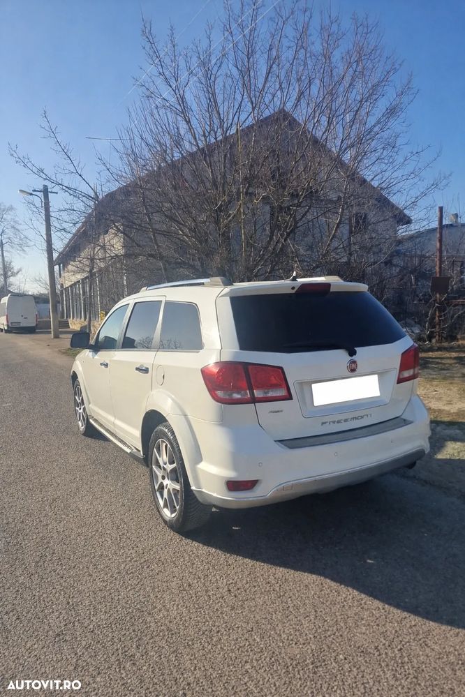 Fiat Freemont 2.0 Mjet AT AWD Lounge - 3