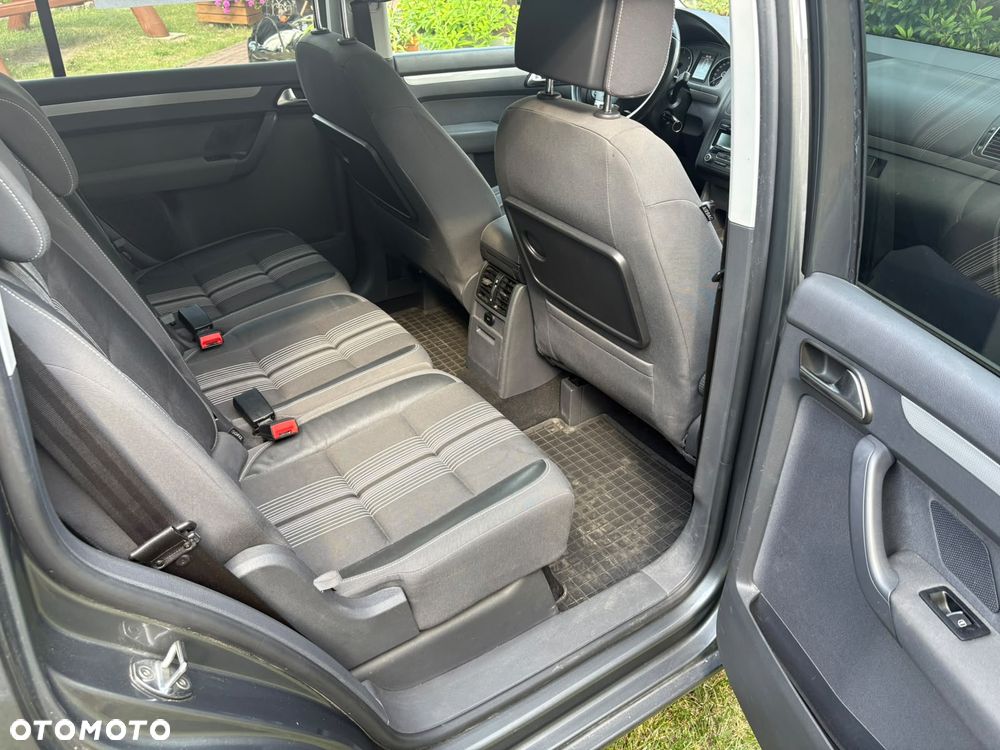 Volkswagen Touran 2.0 TDI DPF BlueMotion Technology DSG MATCH - 10