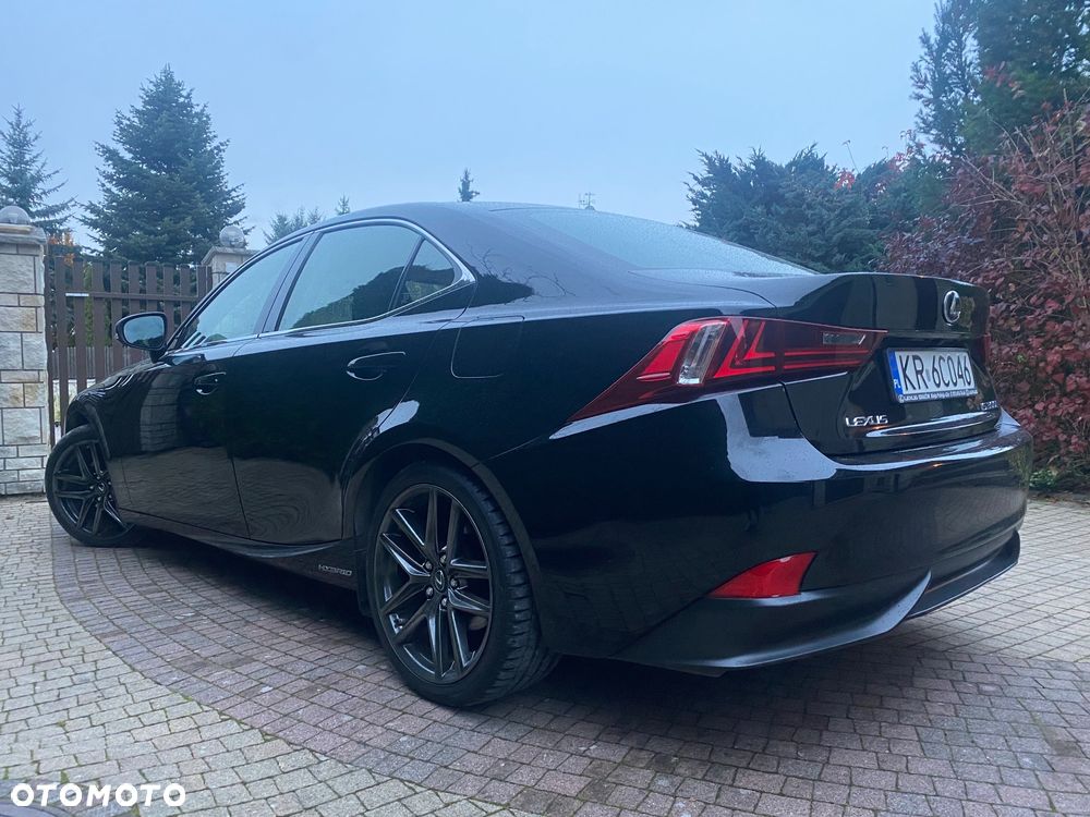 Lexus IS 300h Elite - 3