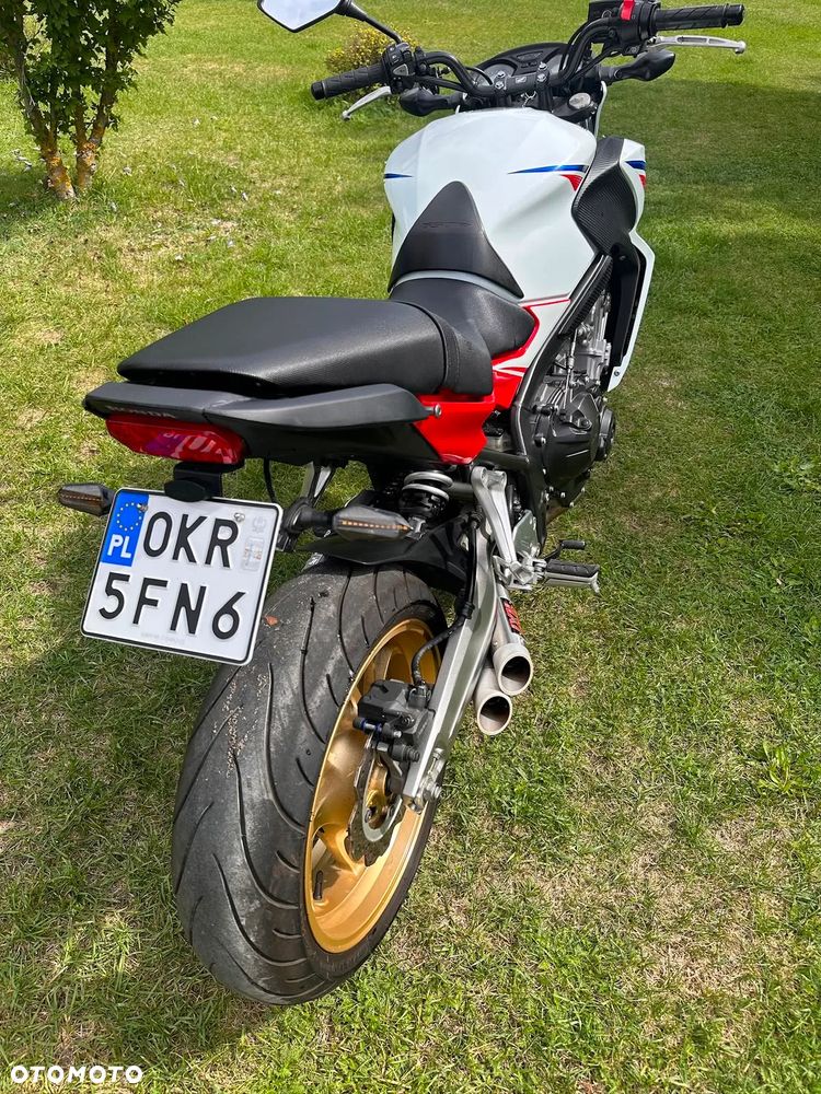 Honda CB - 12