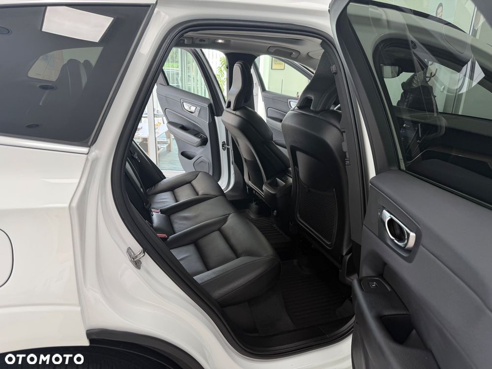 Volvo XC 60 - 22
