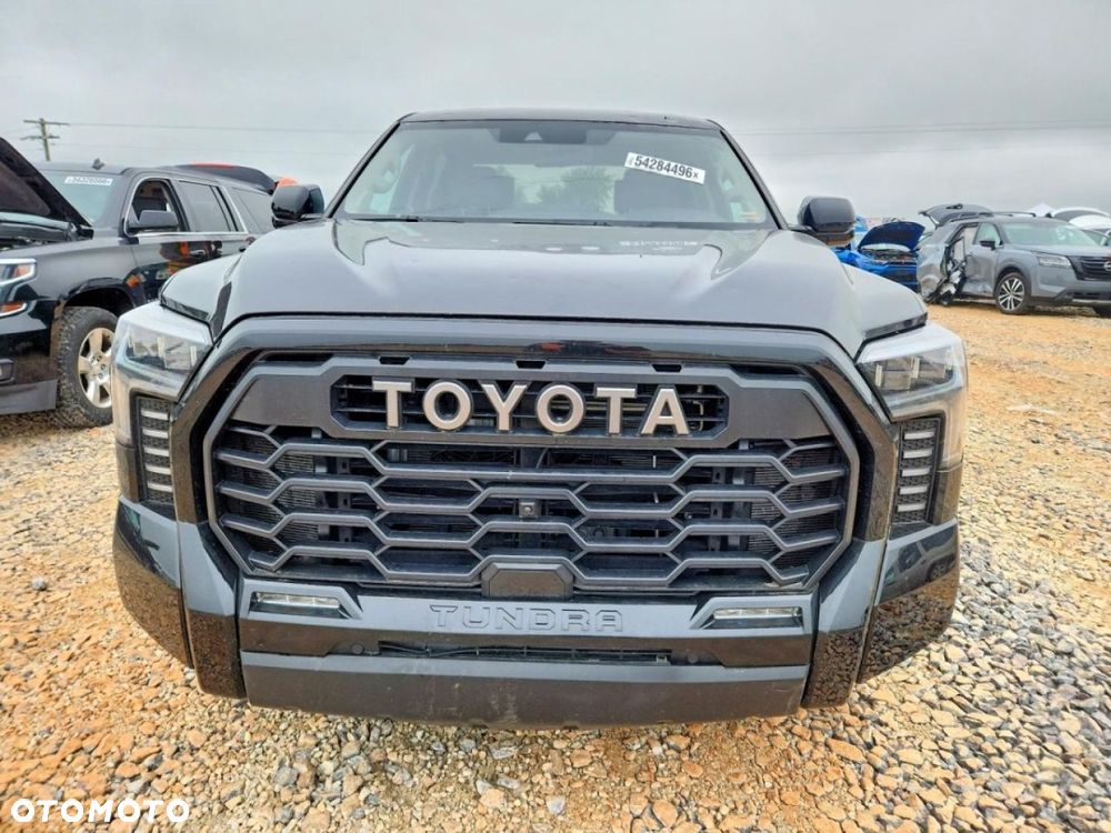 Toyota Tundra - 5