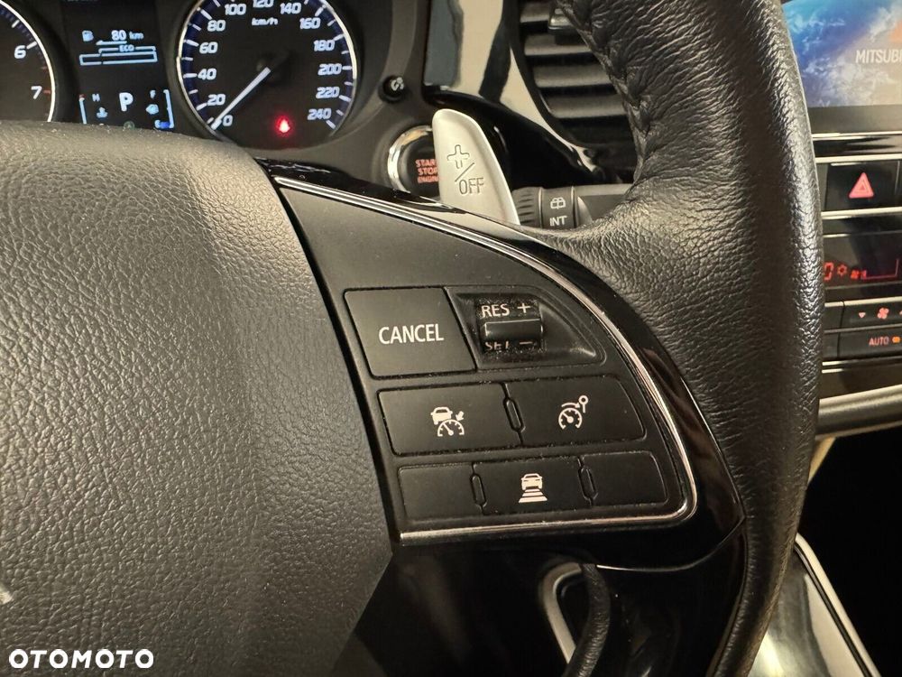 Mitsubishi Outlander - 17