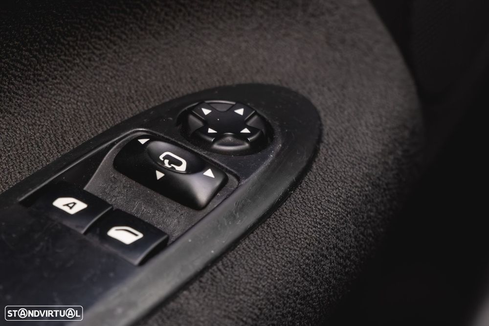 Citroën DS3 1.6 e-HDi So Chic - 10