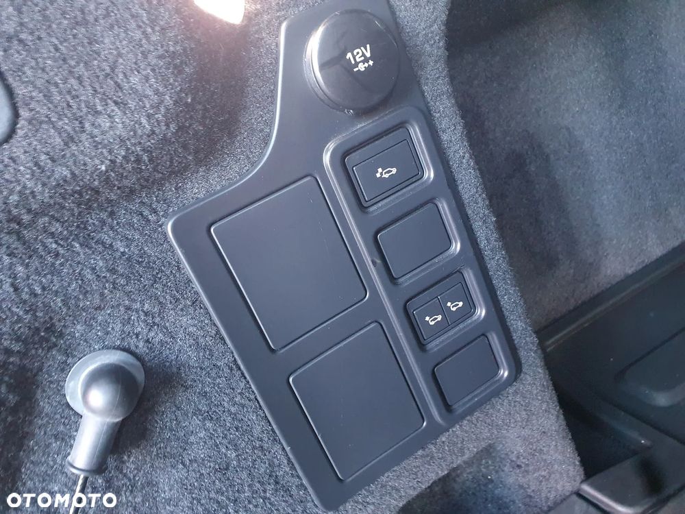 Land Rover Discovery 2.0 SD4 HSE Luxury - 30