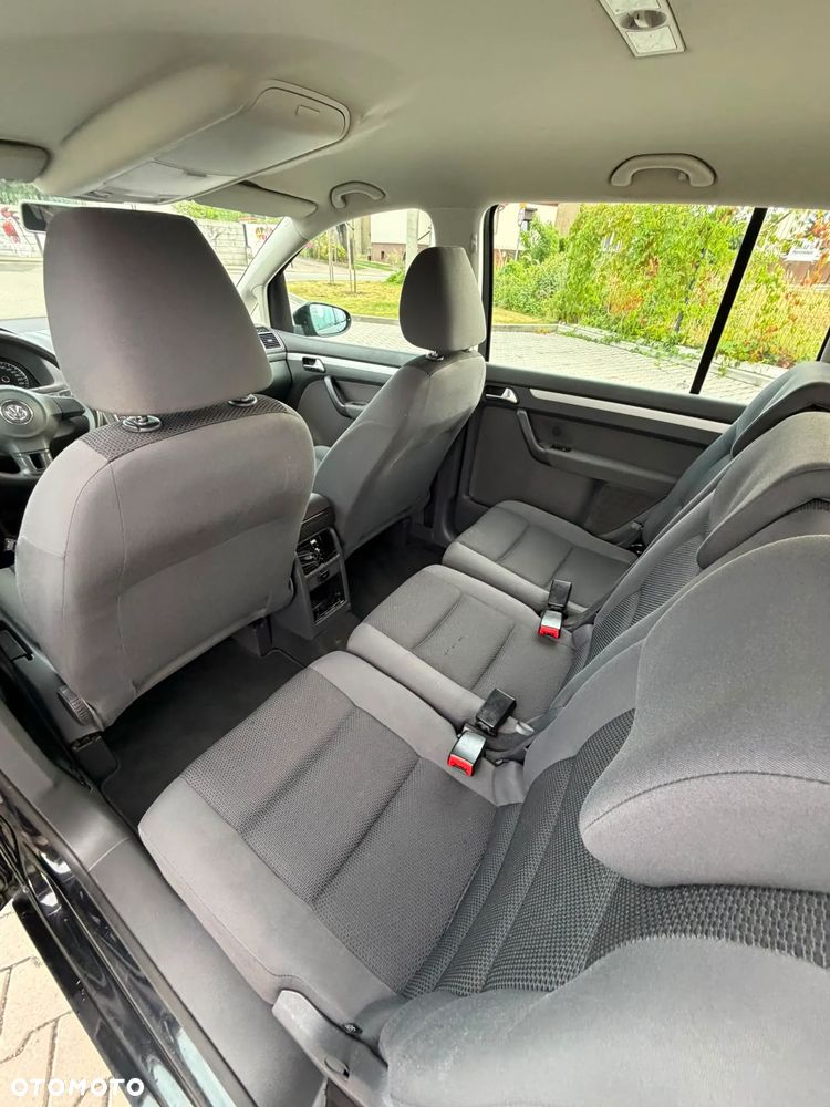 Volkswagen Touran 1.6 TDI DPF BlueMotion Technology Trendline - 9