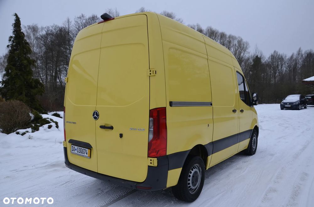 Mercedes-Benz Sprinter - 13
