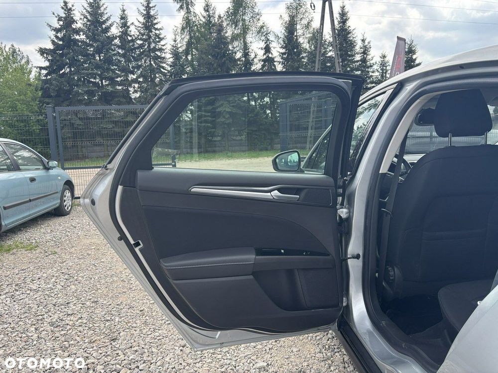 Ford Mondeo - 29