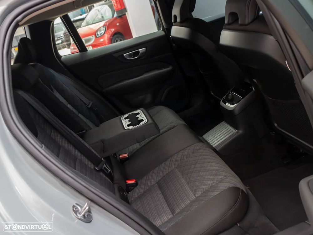 Volvo V60 2.0 T6 AWD TE Essential - 10