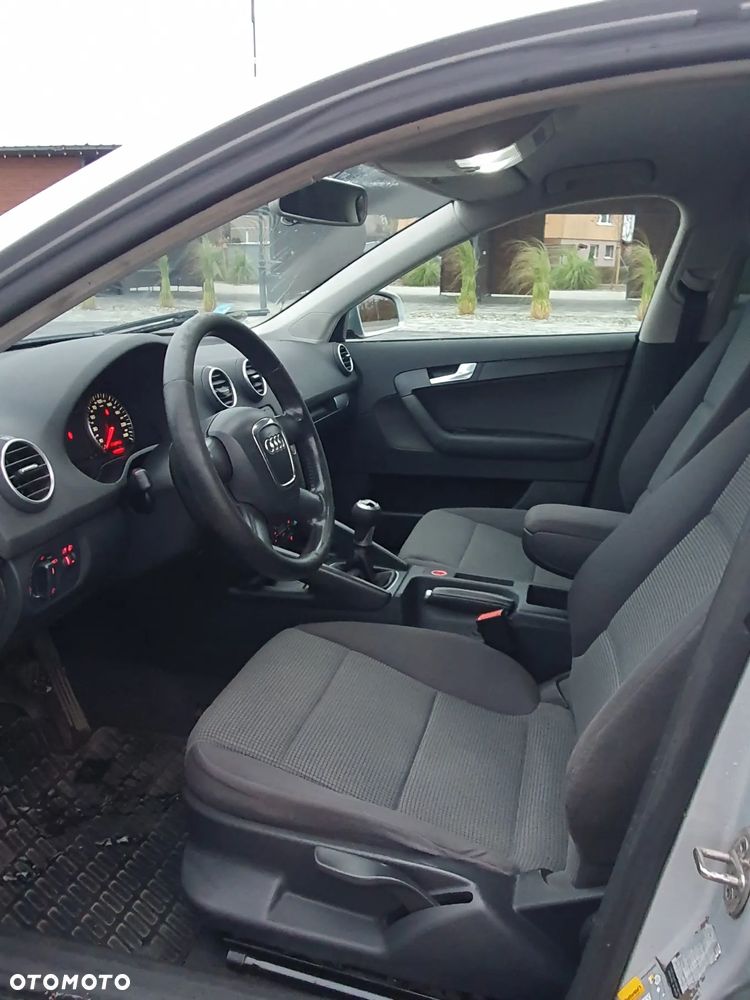 Audi A3 Sportback 1.6 Ambition - 11