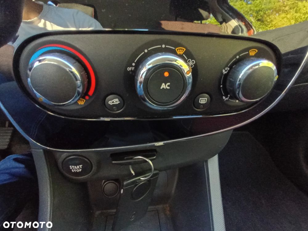 Renault Clio TCe 90 Limited - 22