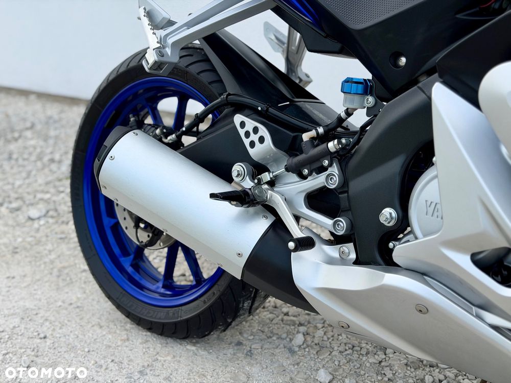 Yamaha YZF - 13