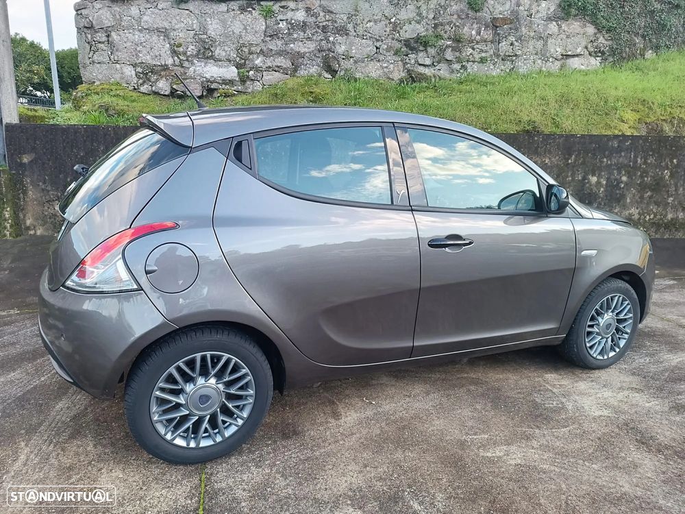 Lancia Ypsilon 1.2 S&S Urban - 6