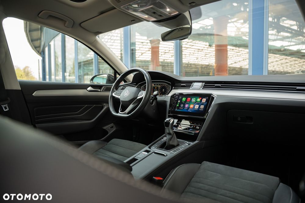 Volkswagen Passat 2.0 TDI (BlueMotion Technology) Highline - 28