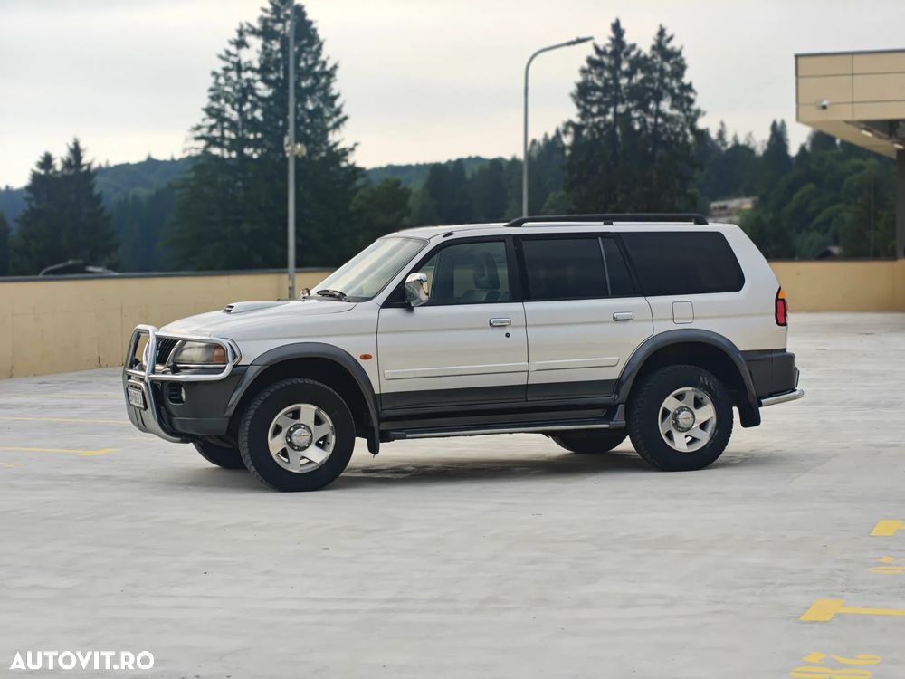 Mitsubishi Pajero Sport 2.5 TD GLS - 3