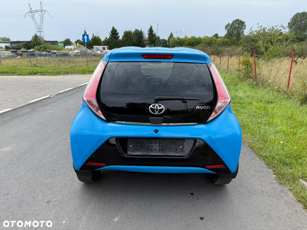 Toyota Aygo x-play - 4