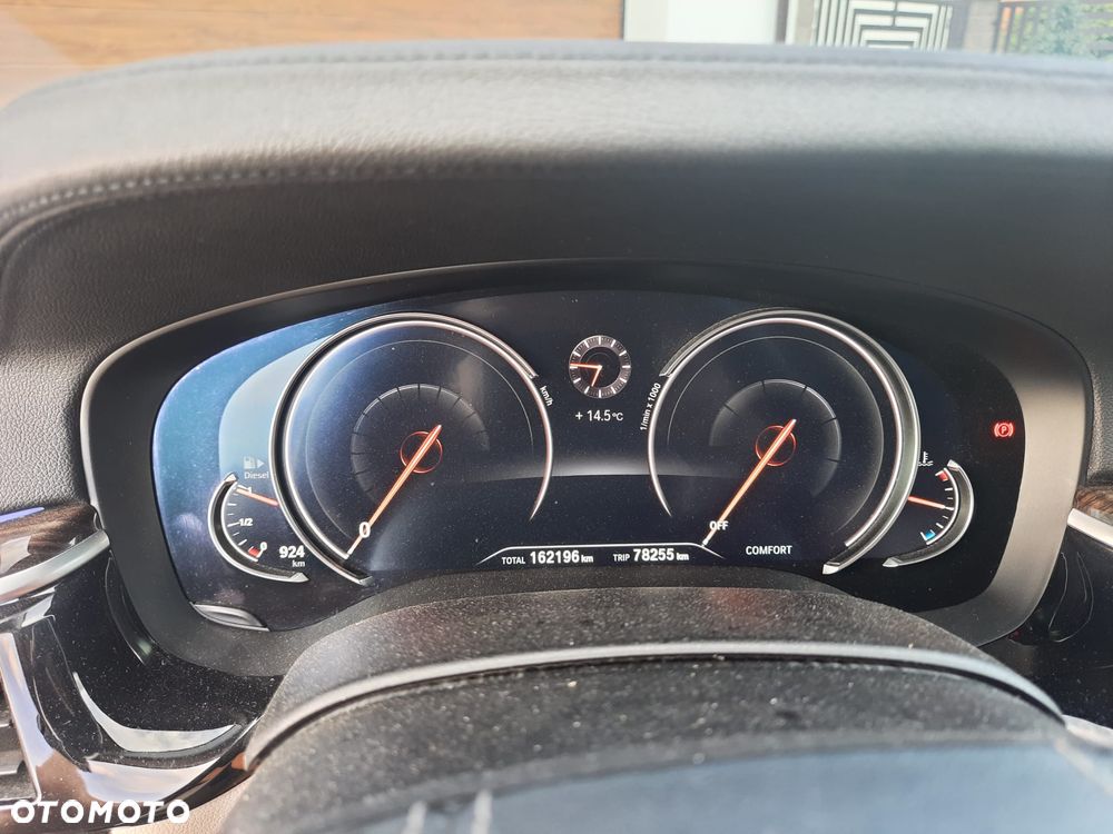 BMW Seria 5 520d Luxury Line - 11