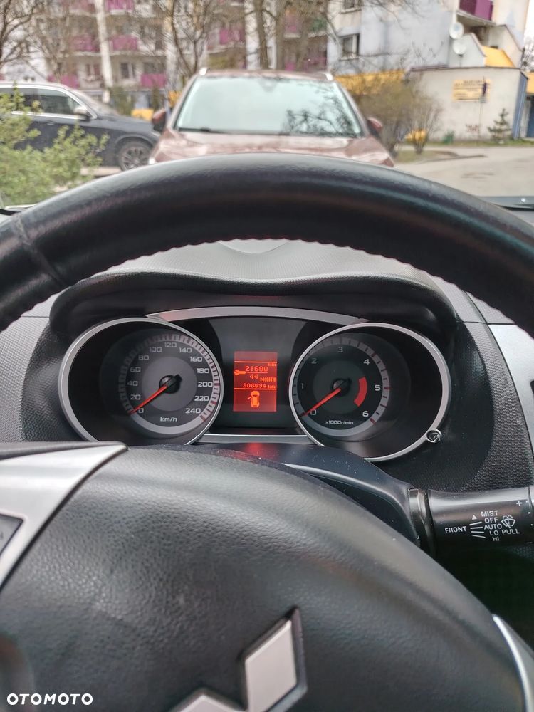 Mitsubishi Outlander 2.0 DI-D 4WD Instyle - 8