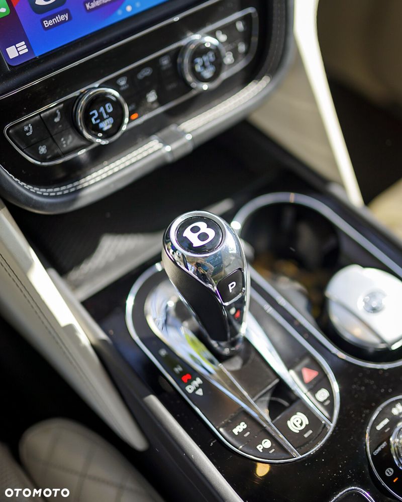 Bentley Bentayga W12 Mulliner - 34