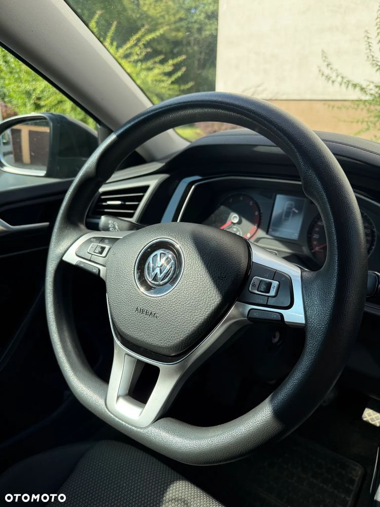 Volkswagen Jetta - 16