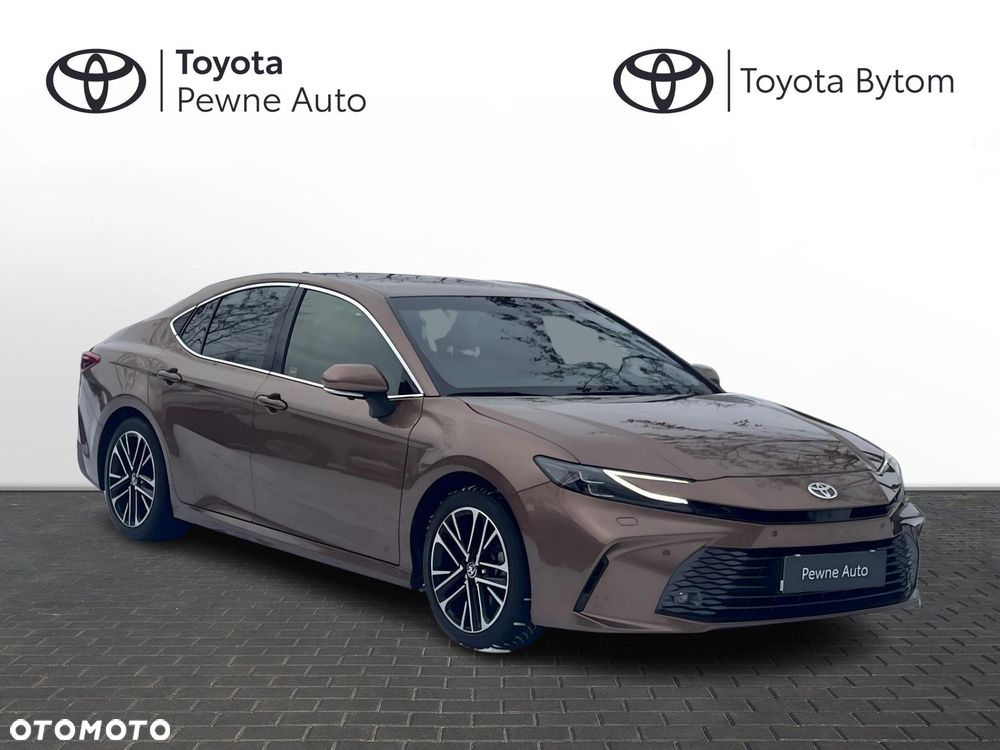 Toyota Camry - 17
