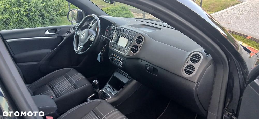 Volkswagen Tiguan 2.0 TDI DPF BlueMotion Technology Lounge Sport & Style - 13