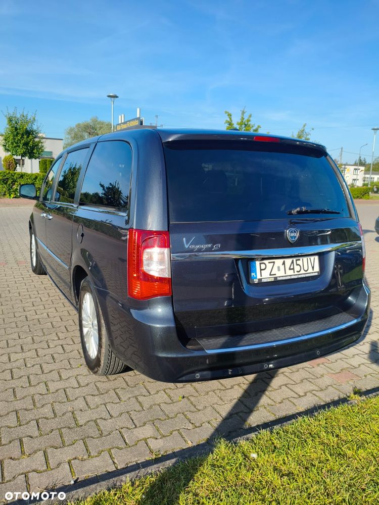 Lancia Voyager - 2
