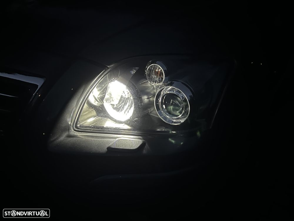 Toyota Avensis SW 2.2 D-4D - 14