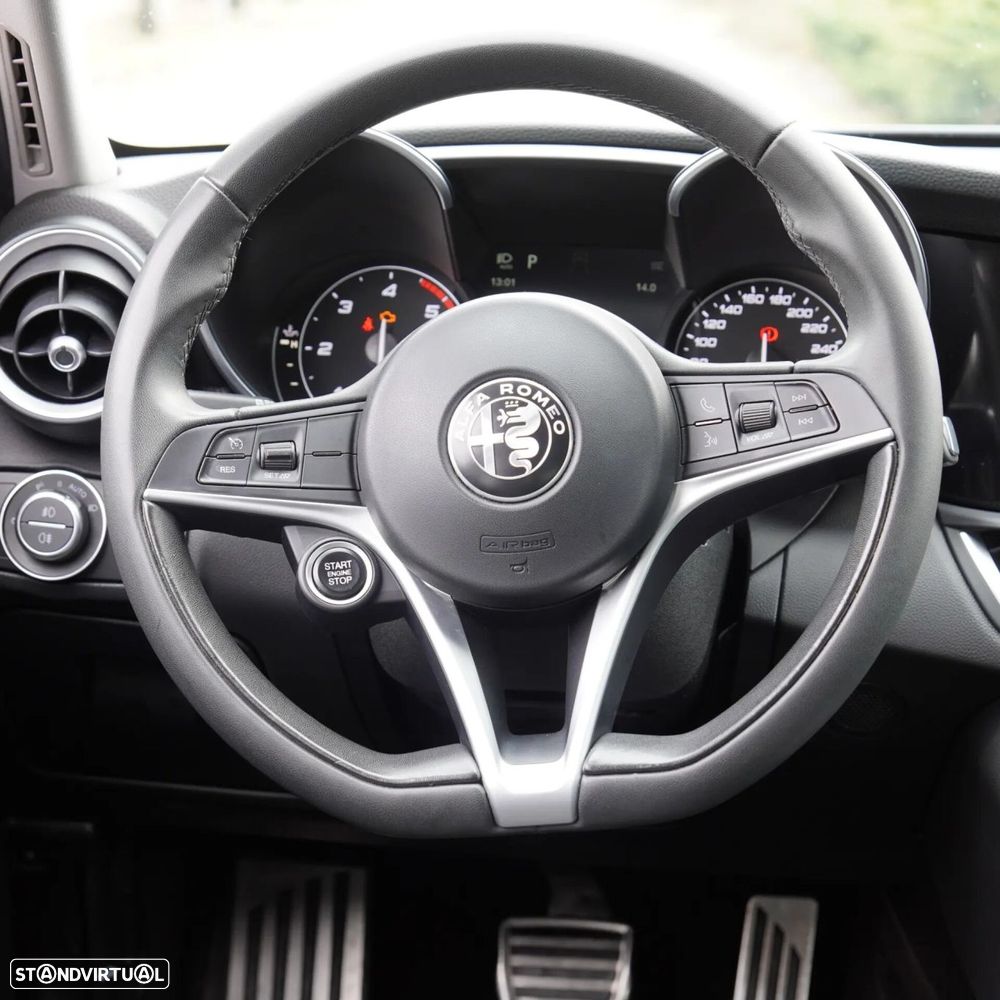 Alfa Romeo Giulia 2.2 D AT8 - 15