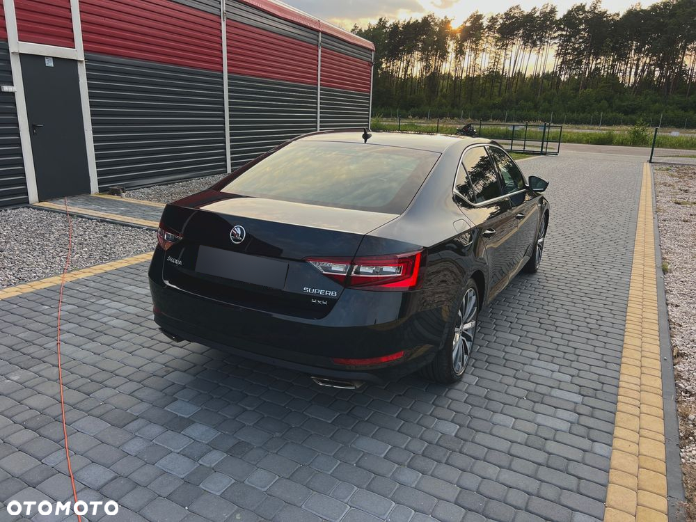 Skoda Superb 2.0 TSI 4x4 L&K DSG - 19