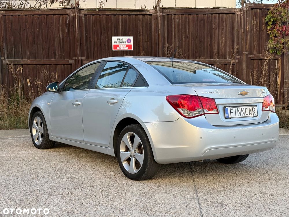 Chevrolet Cruze 1.8 LS - 7