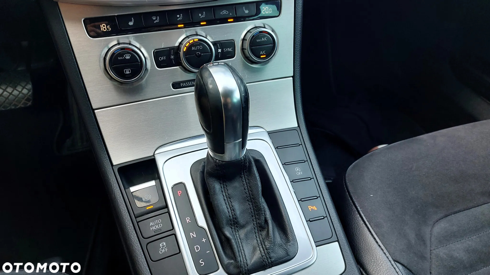 Volkswagen Passat - 18