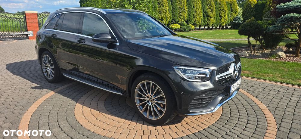 Mercedes-Benz GLC 300 4Matic 9G-TRONIC AMG Line - 3