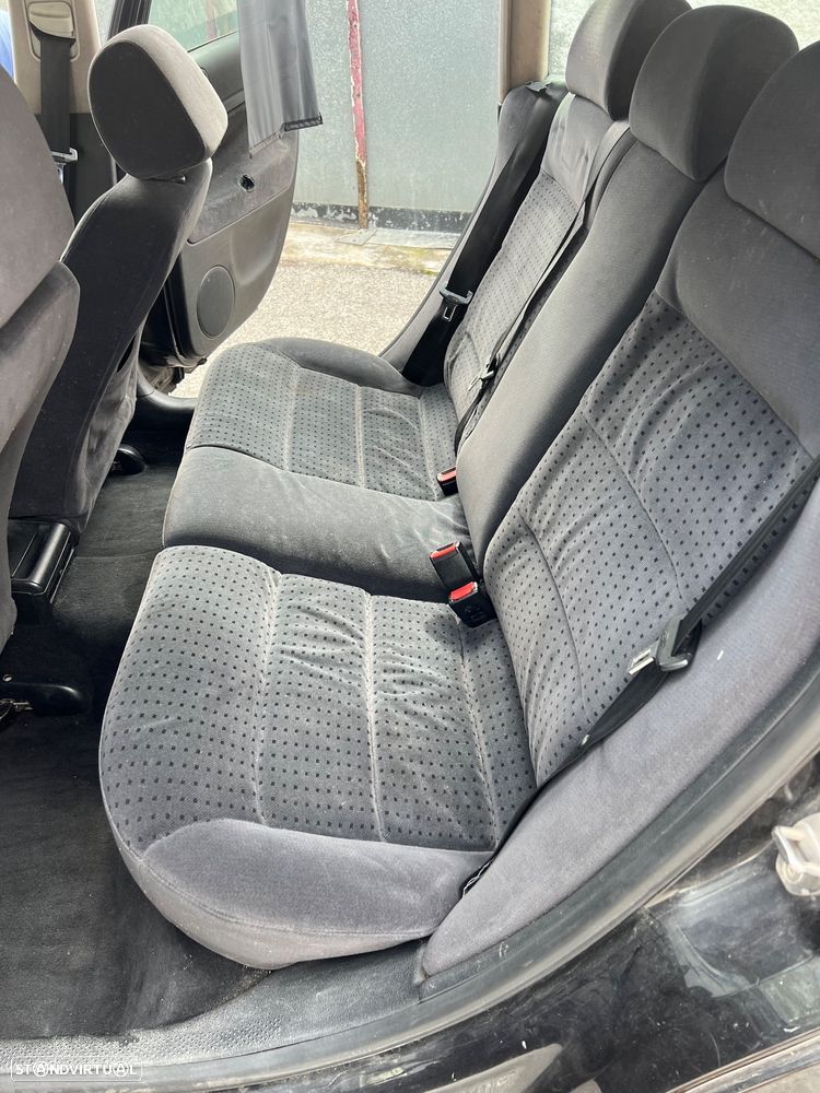 VW Passat Variant 1.9 TDi Confortline - 12