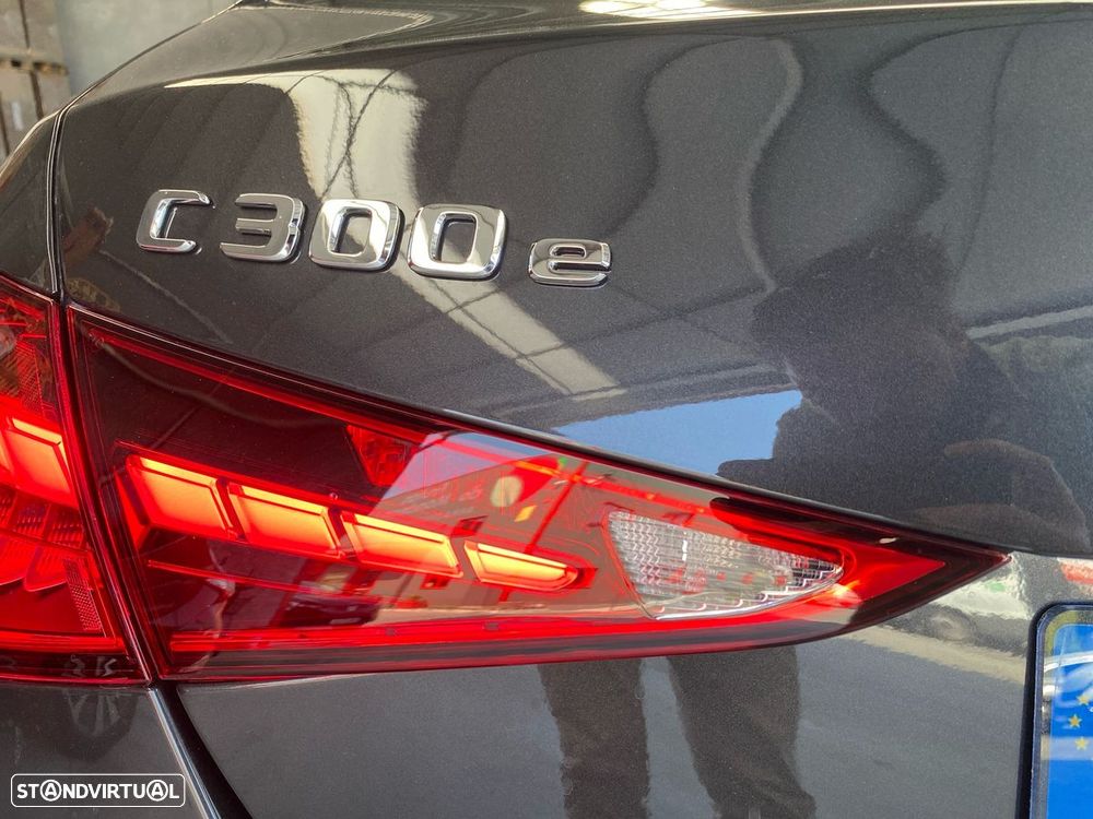 Mercedes-Benz C 300 e AMG Line - 26