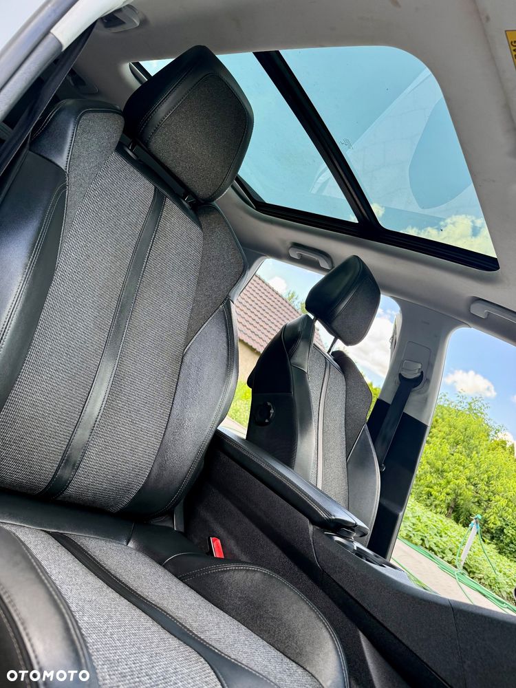 Peugeot 5008 PureTech 130 EAT8 Stop & Start Allure Pack - 19