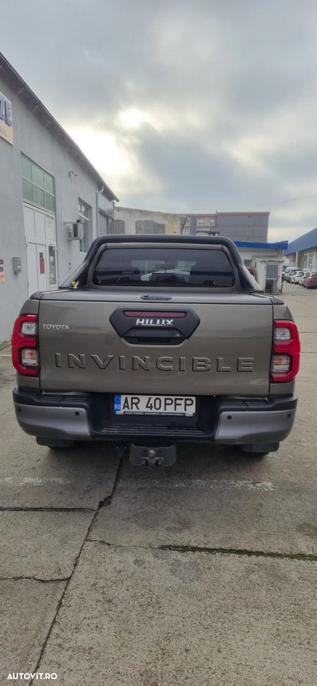 Toyota Hilux 2.8D 204CP 4x4 Double Cab AT Invincible Color Edition - 2