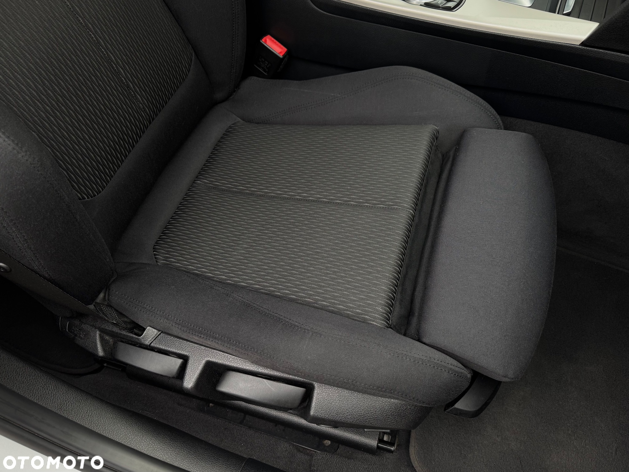 BMW Seria 3 318d Touring - 27