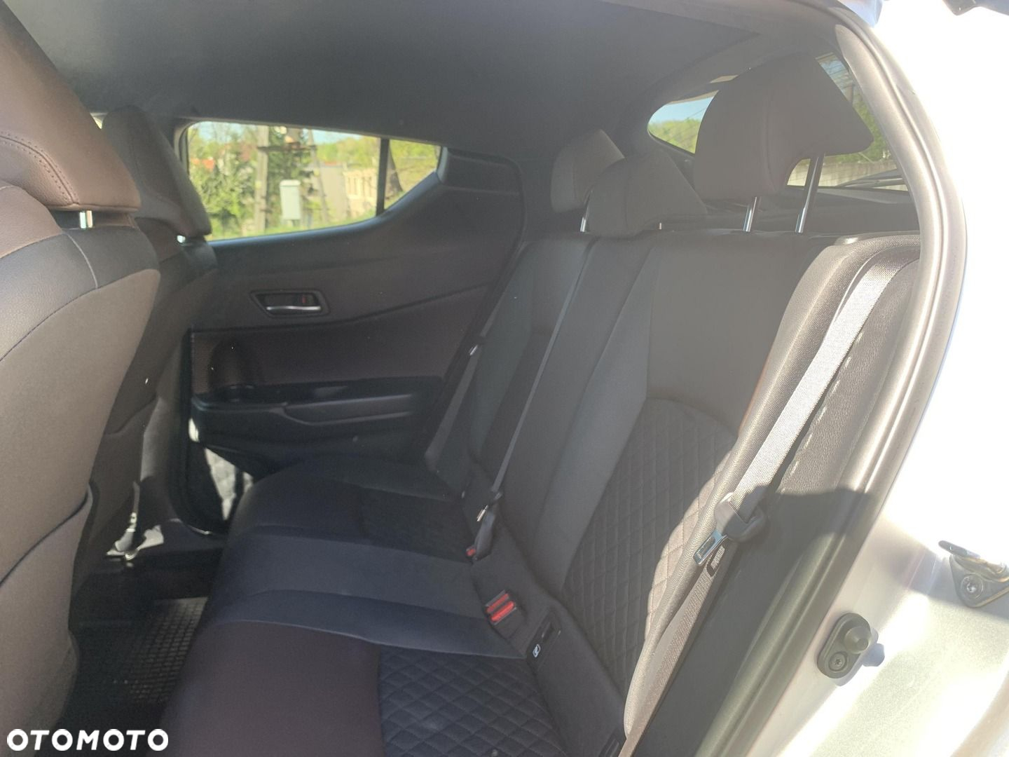 Toyota C-HR 1.2 T Prestige - 10