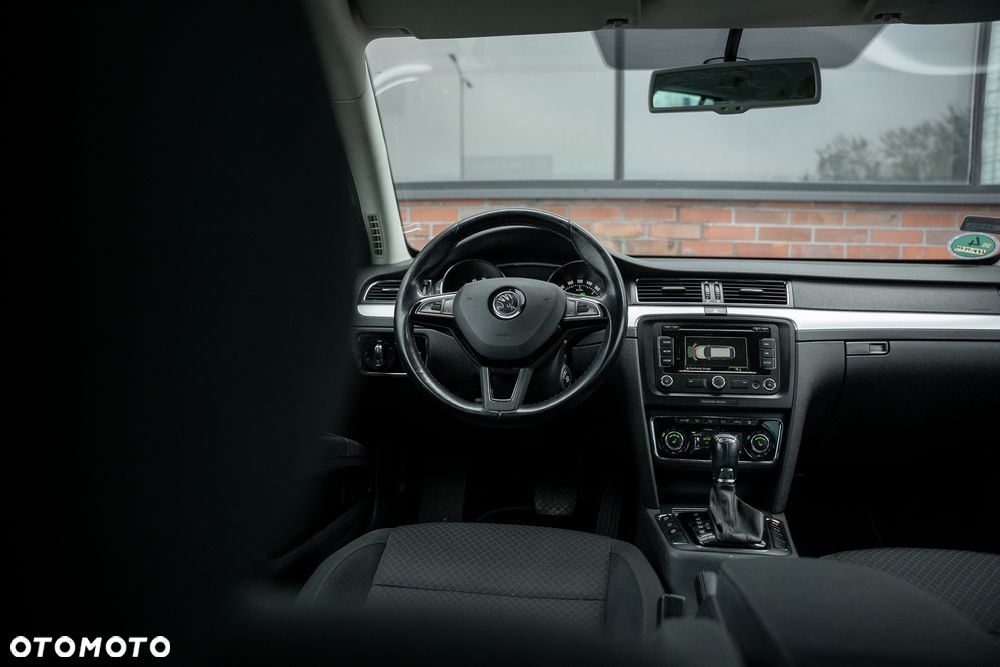 Skoda Superb 2.0 TDI DSG Active - 27