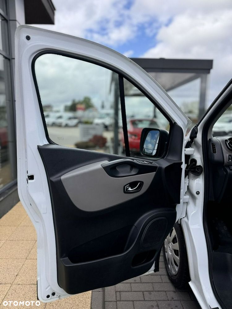 Renault Trafic - 26