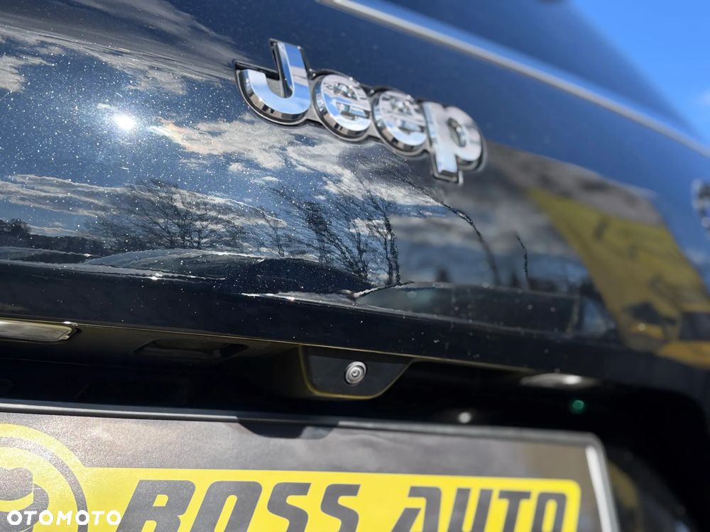 Jeep Grand Cherokee - 15