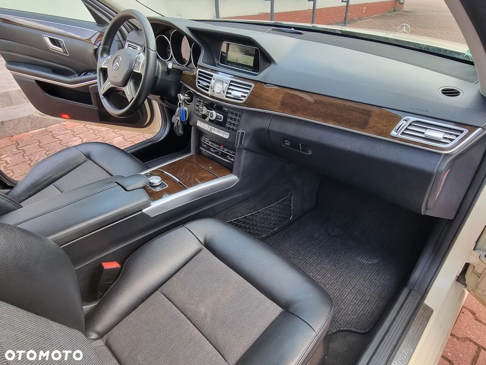 Mercedes-Benz Klasa E 200 CDI 7G-TRONIC - 21