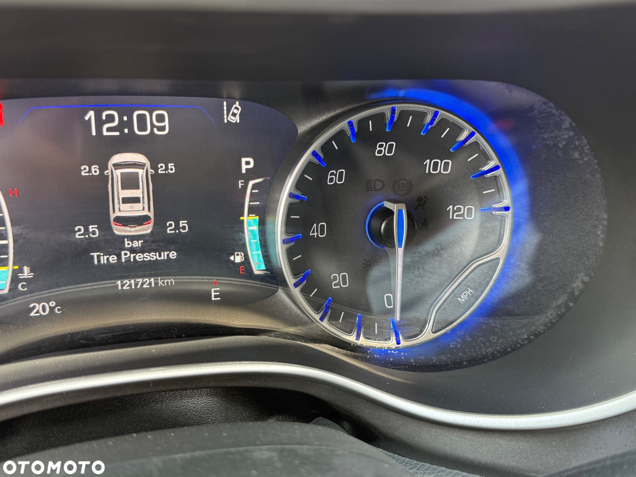 Chrysler Pacifica - 12