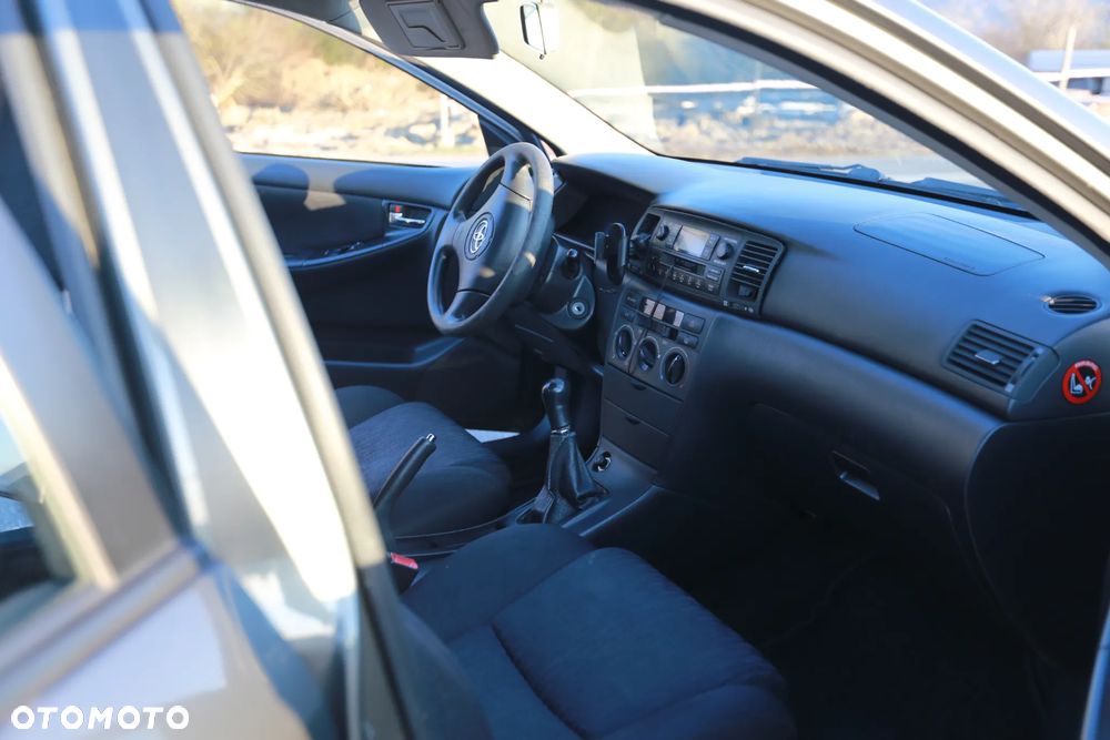 Toyota Corolla - 11